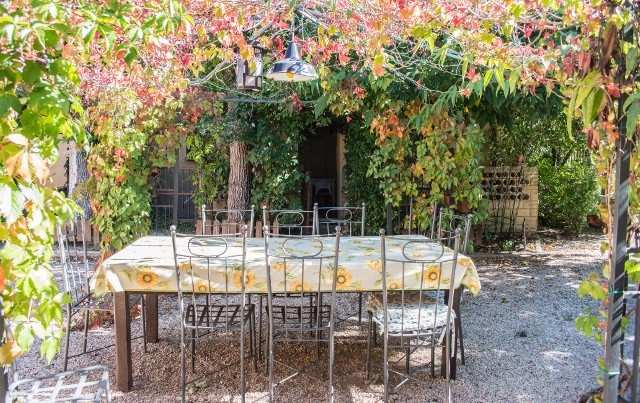 Un rilassante giardino dove goderti vari angoli di verde e di tranquillità